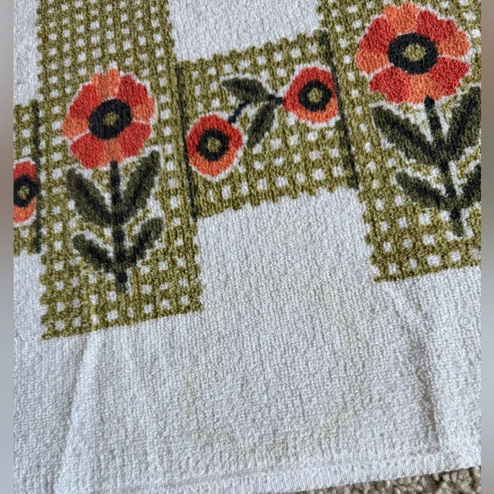 Large Vintage Orange Floral Towel - READ
